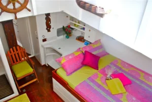 Master Cabin of Charter Boat "JAMBALAYA"