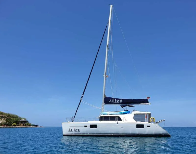 ALIZÉ - Christmas Specials Sailing Catamaran Charters